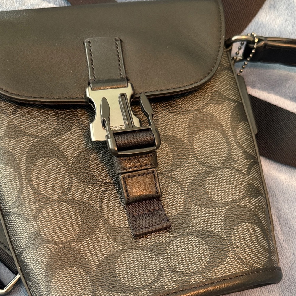 Coach Crossbody Bag - Picture 7 of 10
